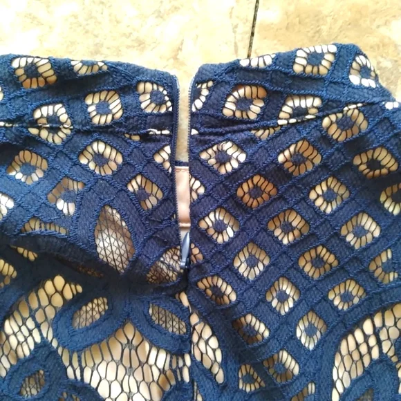 Quiz Navy Lace Contrast Lining High-Neck cap sleeve midi dress, size 6 - Picture 6 of 9